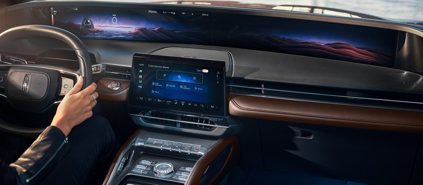 The interior of a 2026 Lincoln Nautilus® Reserve model