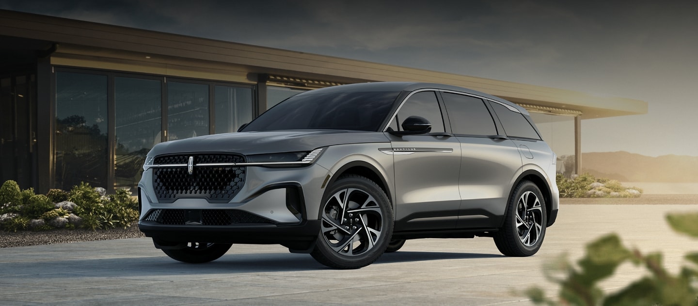 The 2026 Lincoln Nautilus® Premiere SUV is shown with the available Jet Appearance Package