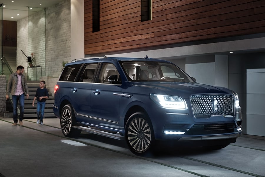 How Many Seats Does A Lincoln Navigator Have