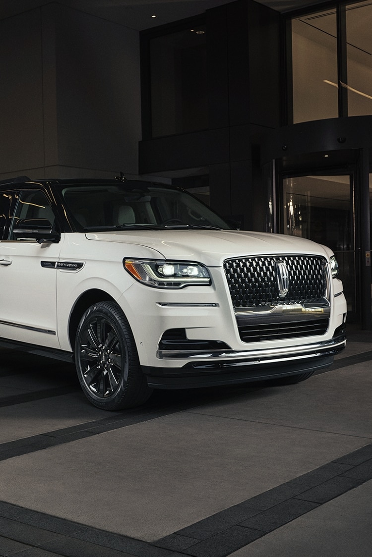 2024 Lincoln Navigator: A New Age of Deluxe Sport Utility Vehicles thumbnail