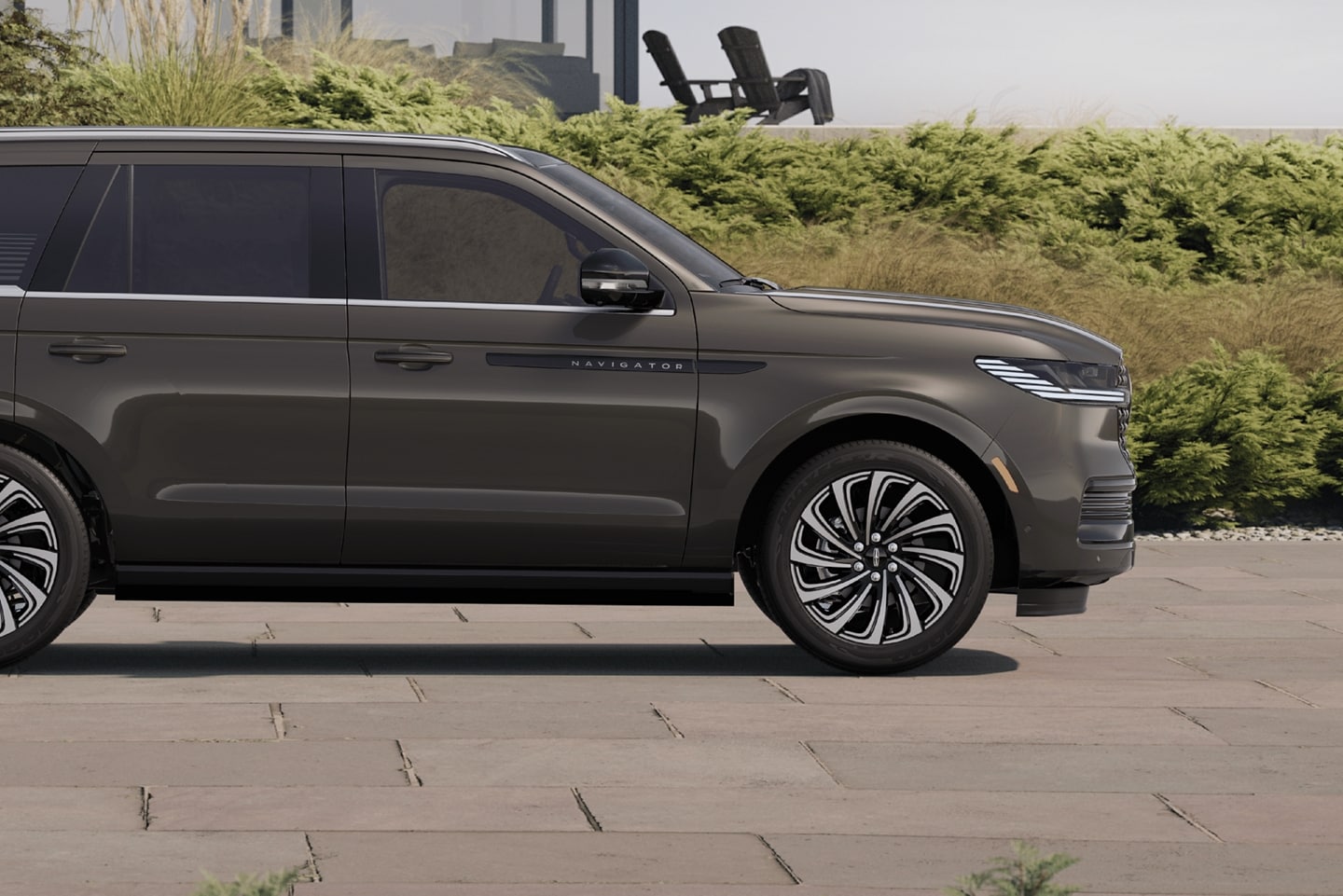 Standard 2025 Lincoln Black Label model 22-inch High-Gloss Ebony Black with Bright Machined Finish wheels